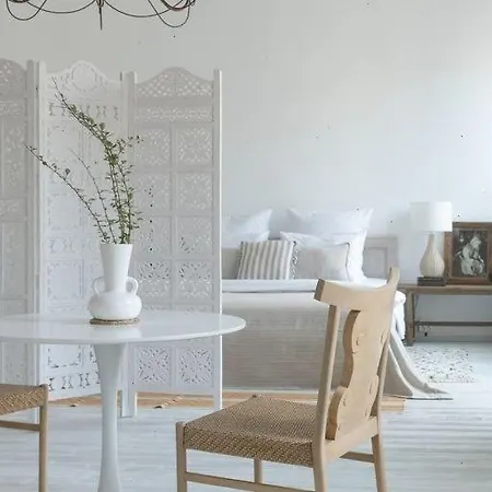 Modern Hugo فندق
